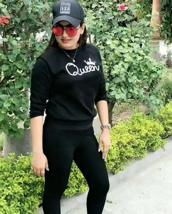 attitude girl dp