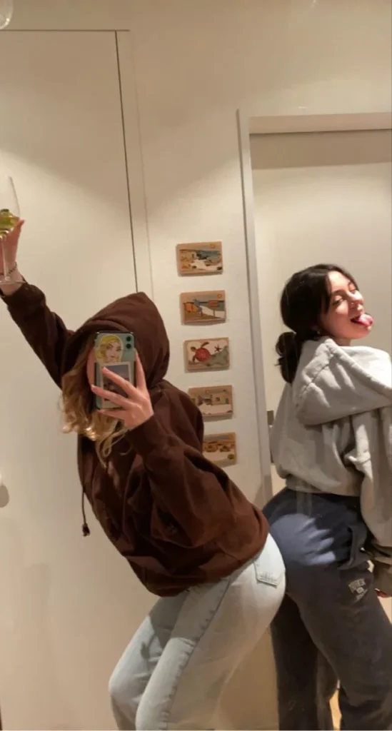 5 friends group dp girl attitude