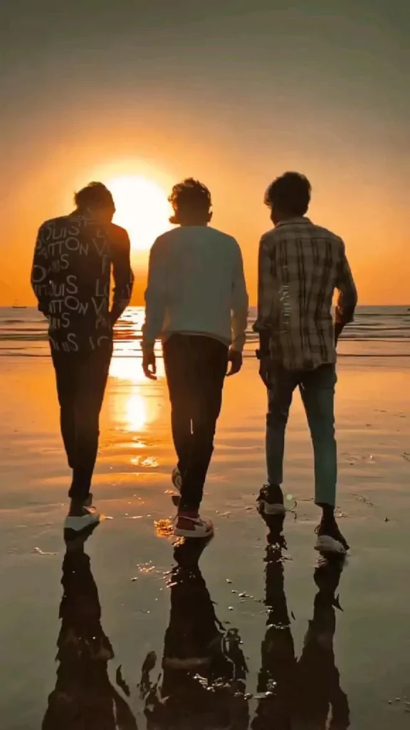 stylish friends group dp