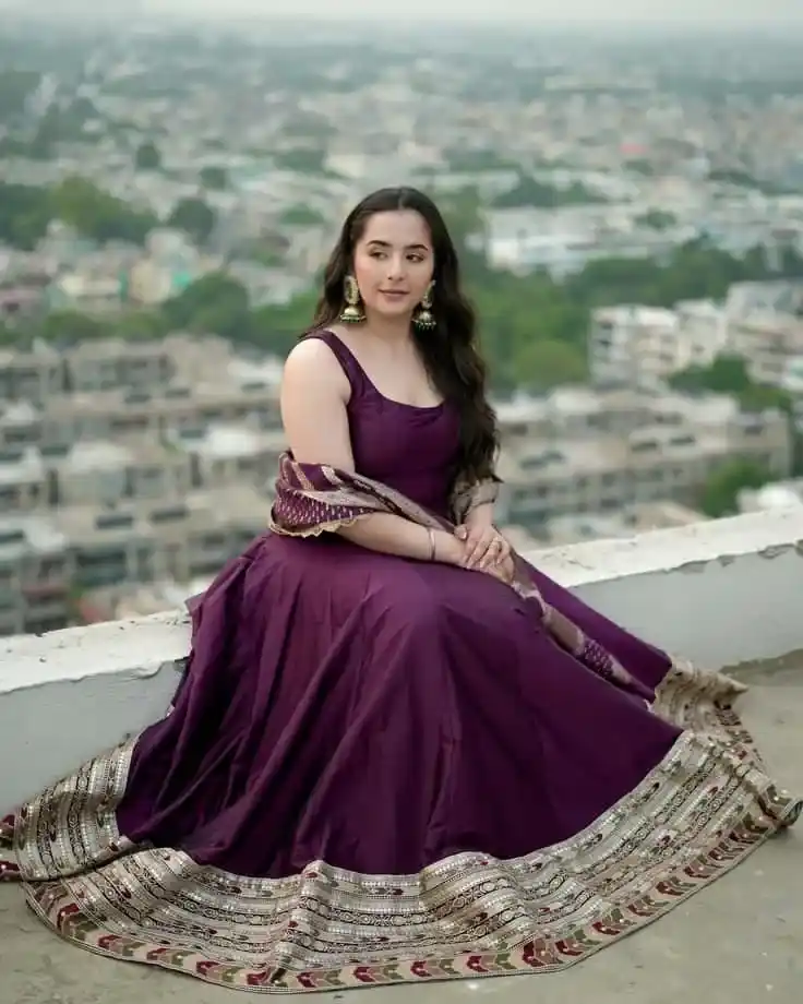 cute simple girl pic