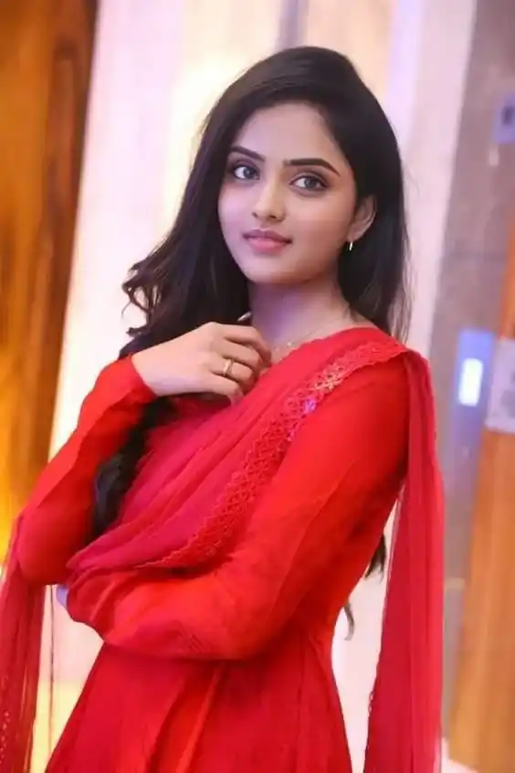 cute simple girl pic