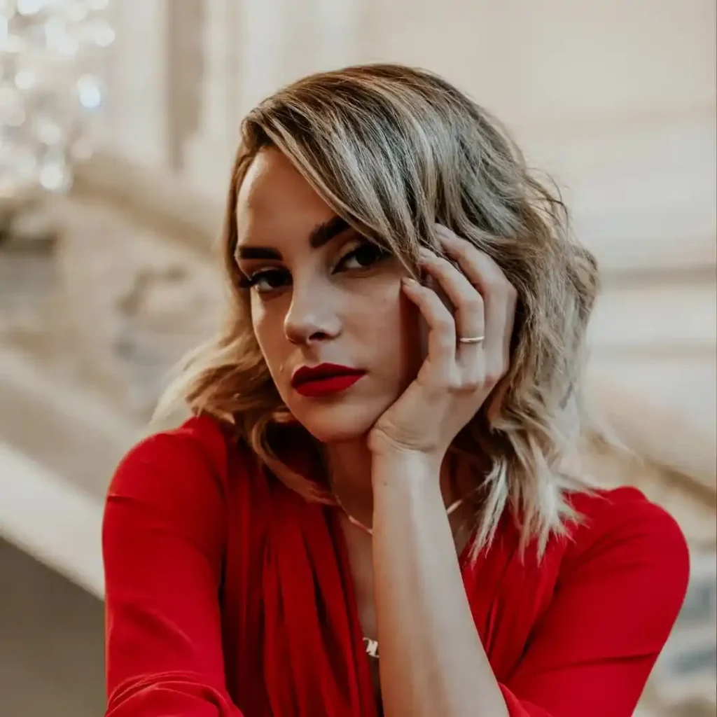 cute simple girl pic