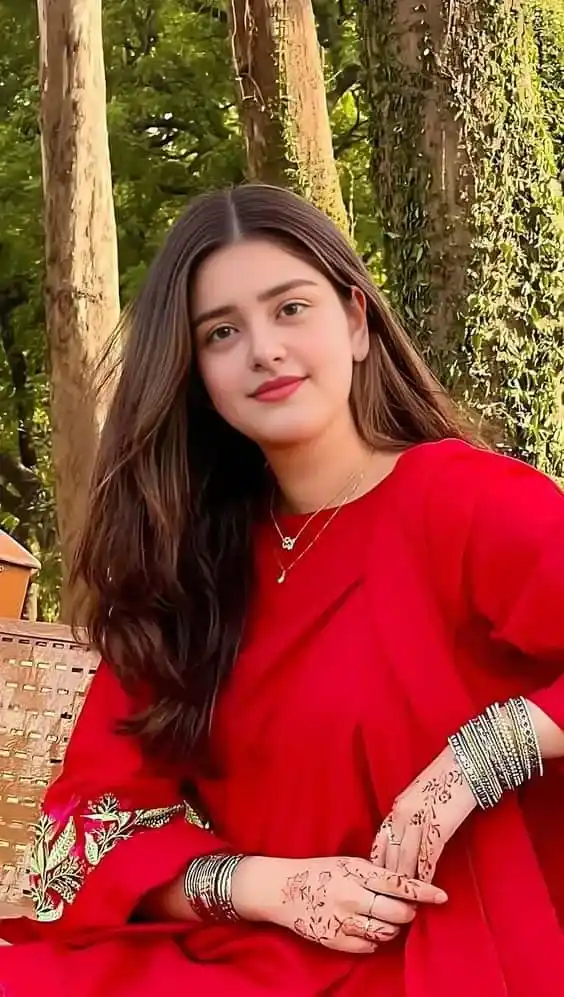 cute simple girl pic