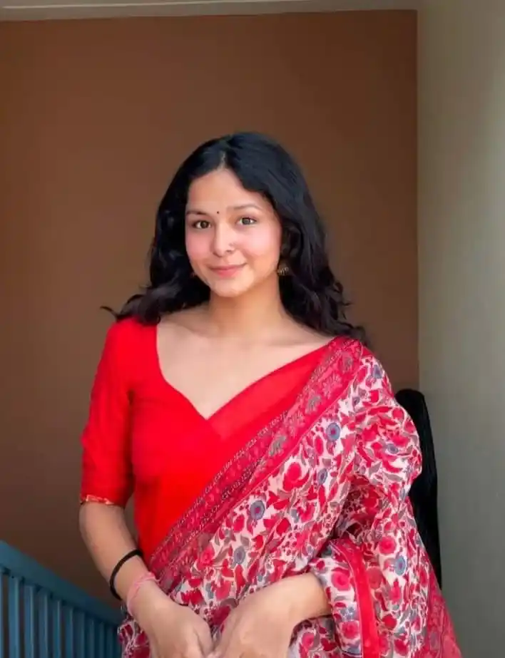 cute simple girl pic