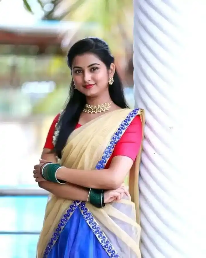 cute simple girl pic