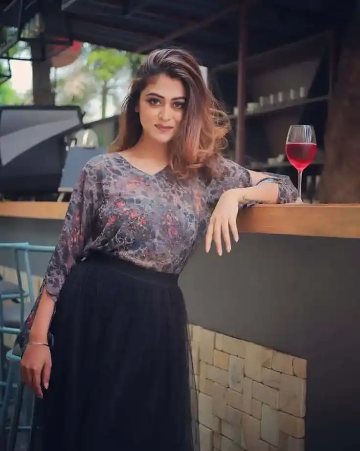 cute simple girl pic