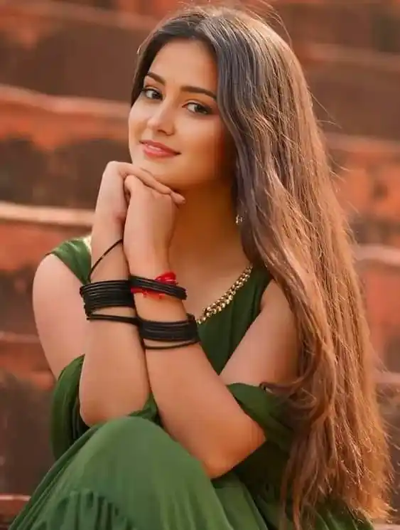 beautiful girl pic simple indian