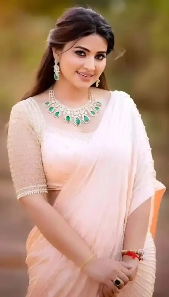 cute simple girl pic