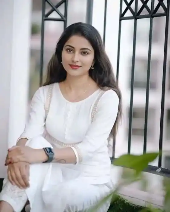 cute simple girl pic