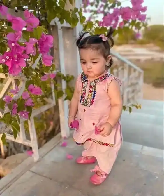 cute girl pic for dp